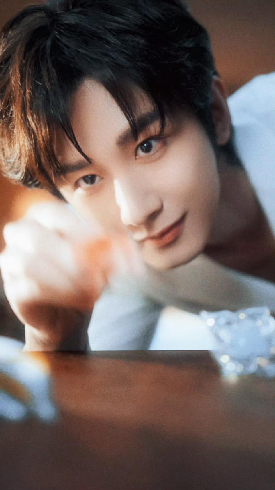 自从收到了绽家的洗衣凝珠，我家洗衣机从昨天下午到现在没停过不说了，就是如此贤惠～