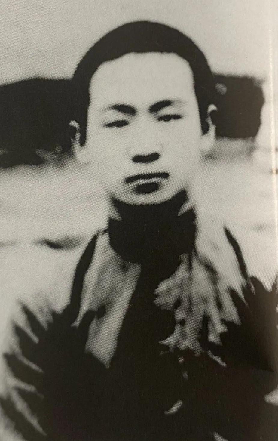 钱毅文（1915—1942.8.23)原名钱金玺。河北省望都县邱庄村人。1927