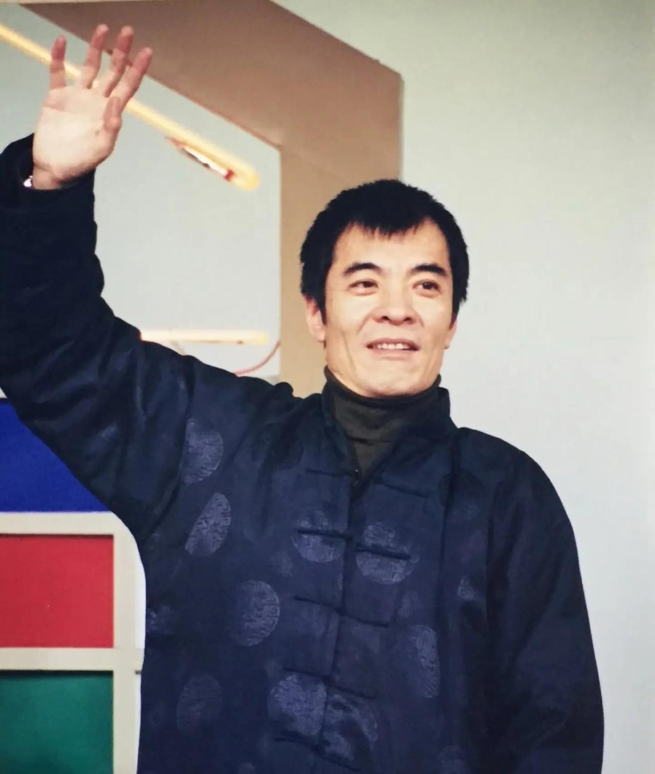 刘威，今年68岁了，2020年入选国家一级演员，也就是63岁才入选一级演员。  