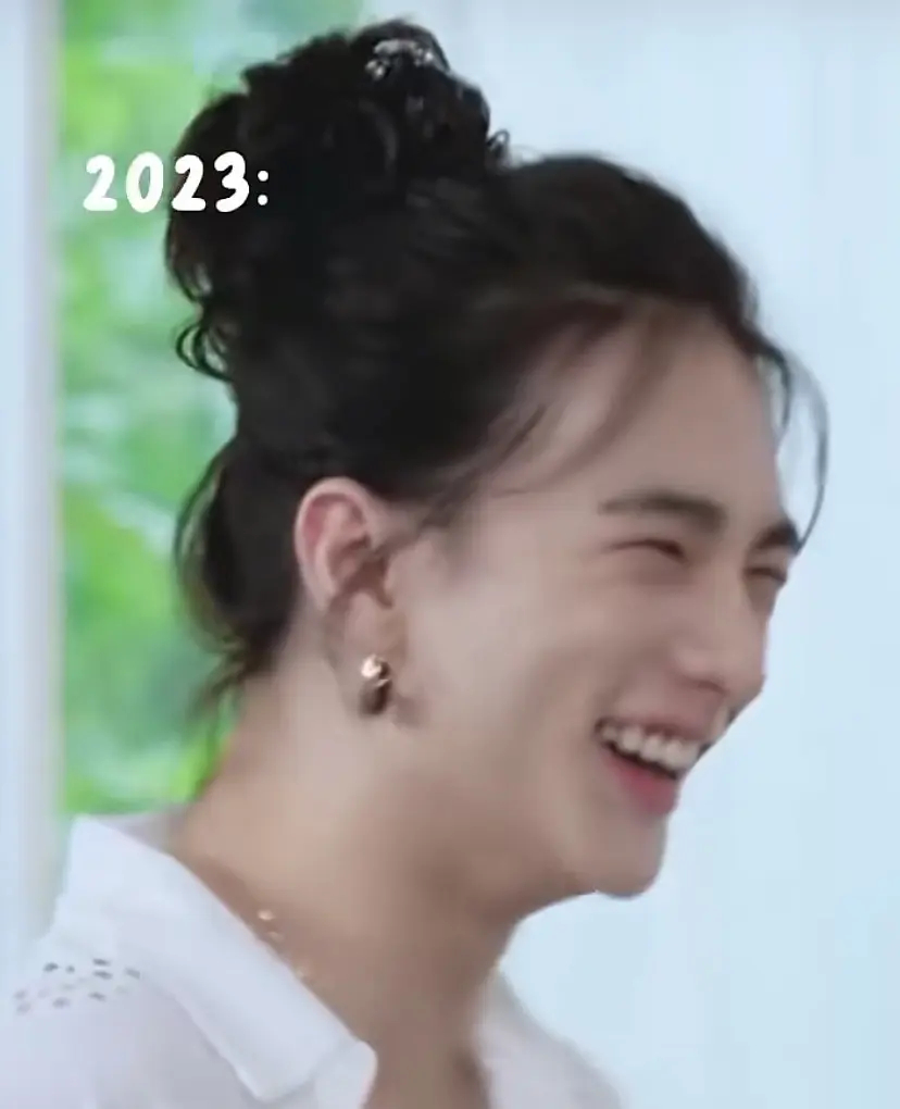 申惟妈妈的旧照 大家觉得母子俩像吗？ 
