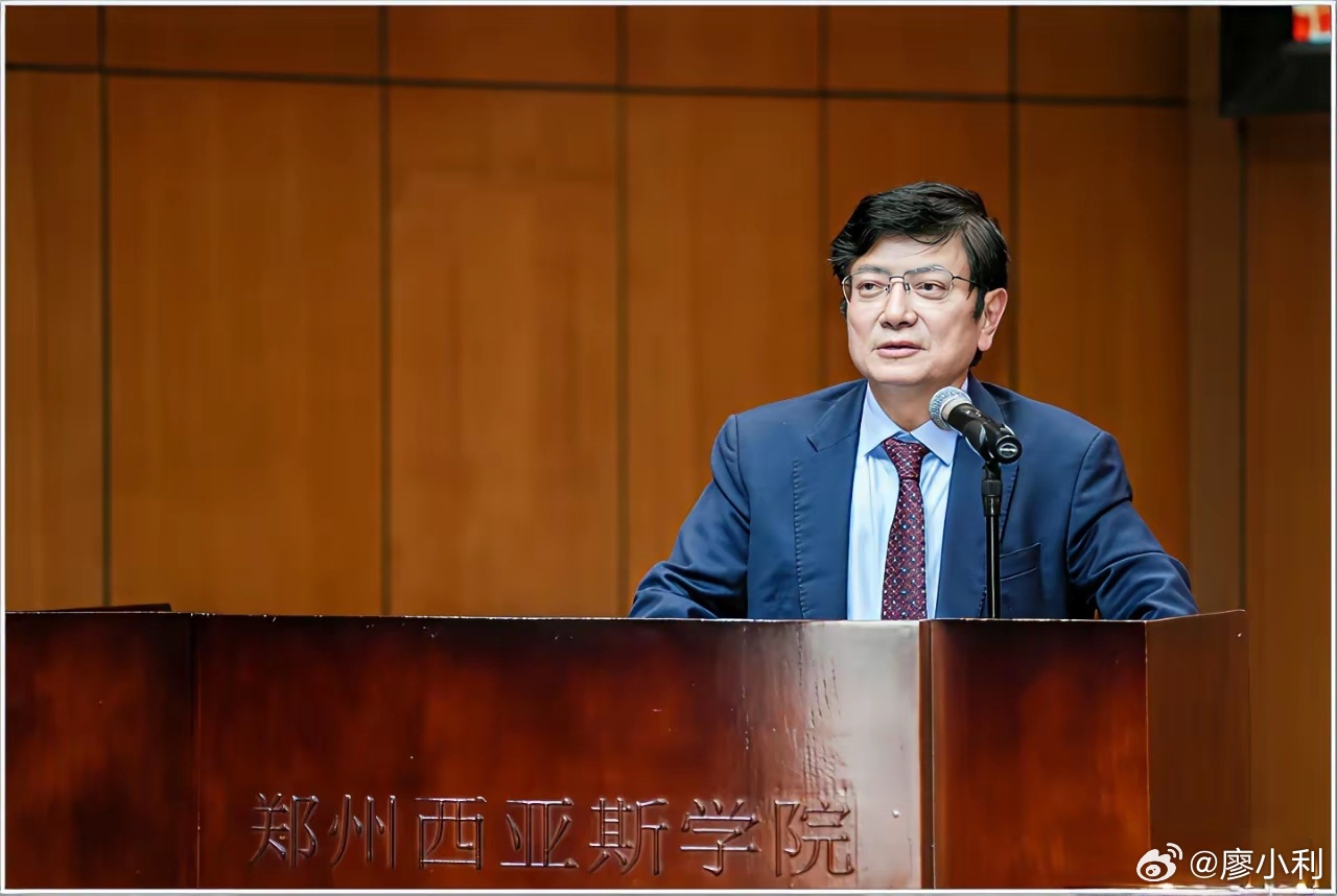 郑强入职郑州西亚斯学院大学名人退休后加入民办高校，郑强不是第一个，比如王树国退休