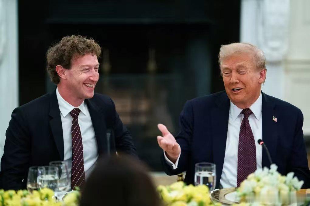 【特朗普继续要求科技企业出血】马克·扎克伯格(Mark Zuckerberg)和