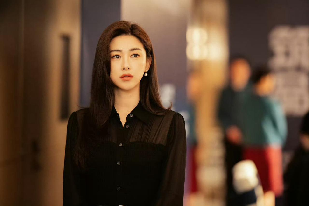 直说吧
朱珠的演技一般，也就适合演那种扭来扭去的美艳女配。

别看她当女配的时候