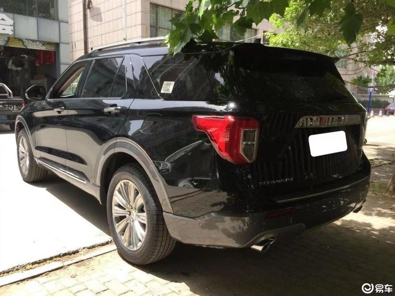 【车主：这款车的方向盘都是很好操控的，没有因为车子大就很难操控】
探险者 202