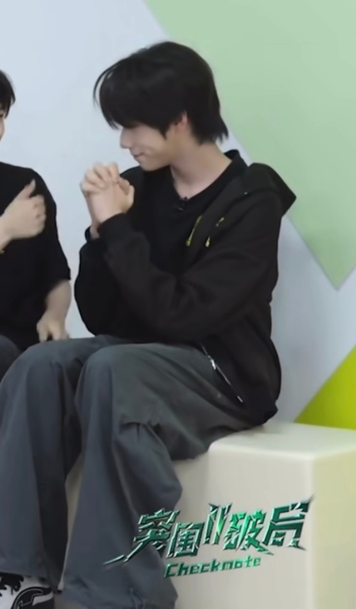 王橹杰 之前还只是想象 现在真正看到大宝宝知道自己第一之后那么可爱又兴奋的反应 