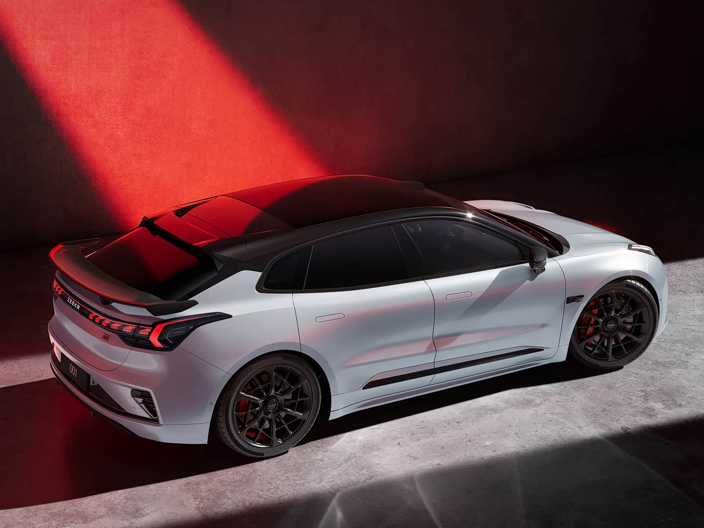 极氪001五周年纪念版发布，4月10日上市。 