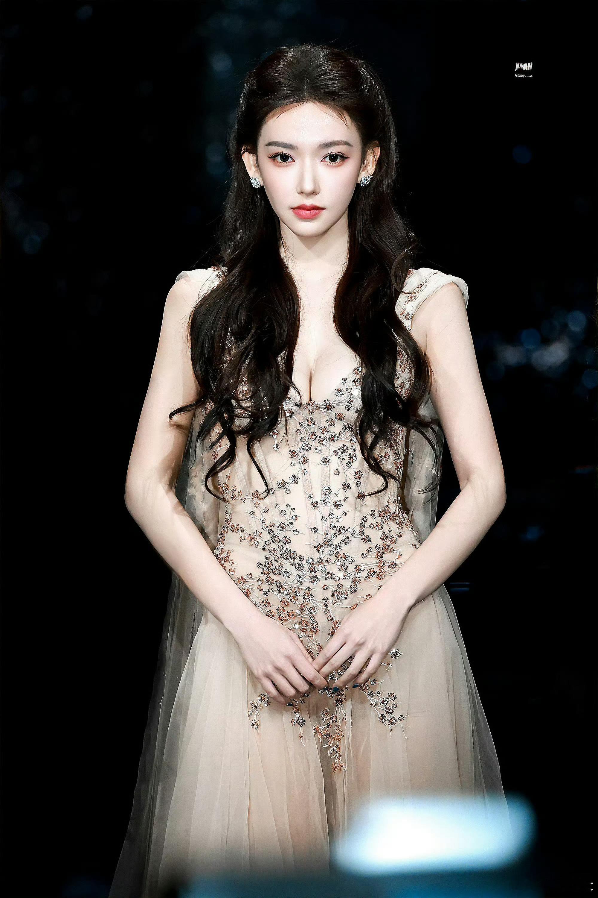 程潇真的拥有芭比的容貌和人生越来越觉得程潇是人间芭比了，她瘦下来后看她的脸更像是