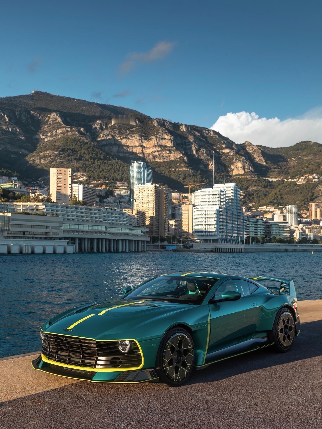 一台38辆中的阿斯顿·马丁Valiant！
这辆Valiant是纯粹驾驶激情的冠