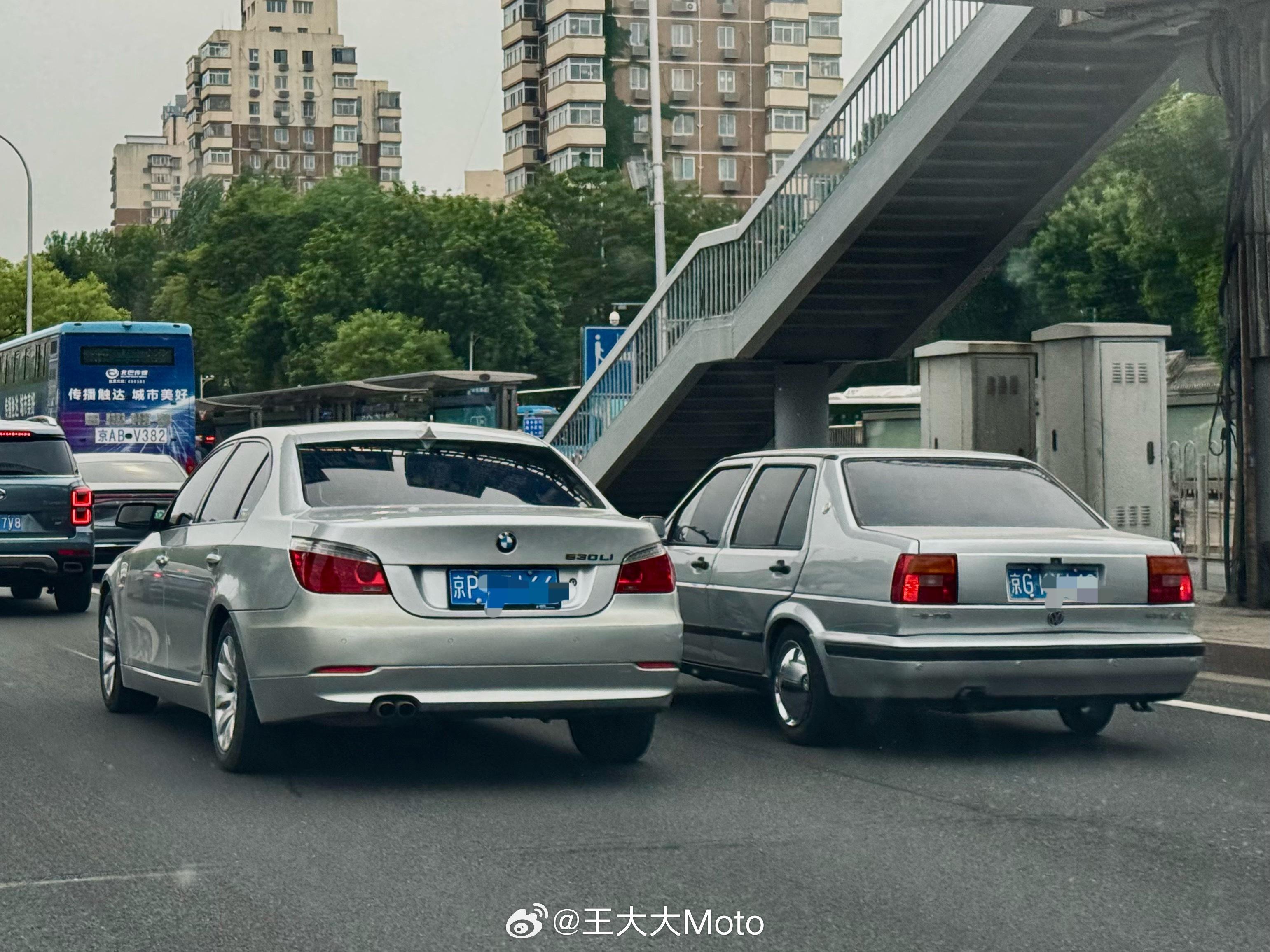 看到老五系和老捷达跑在北京的二环路上有种经济上行的美好 北京