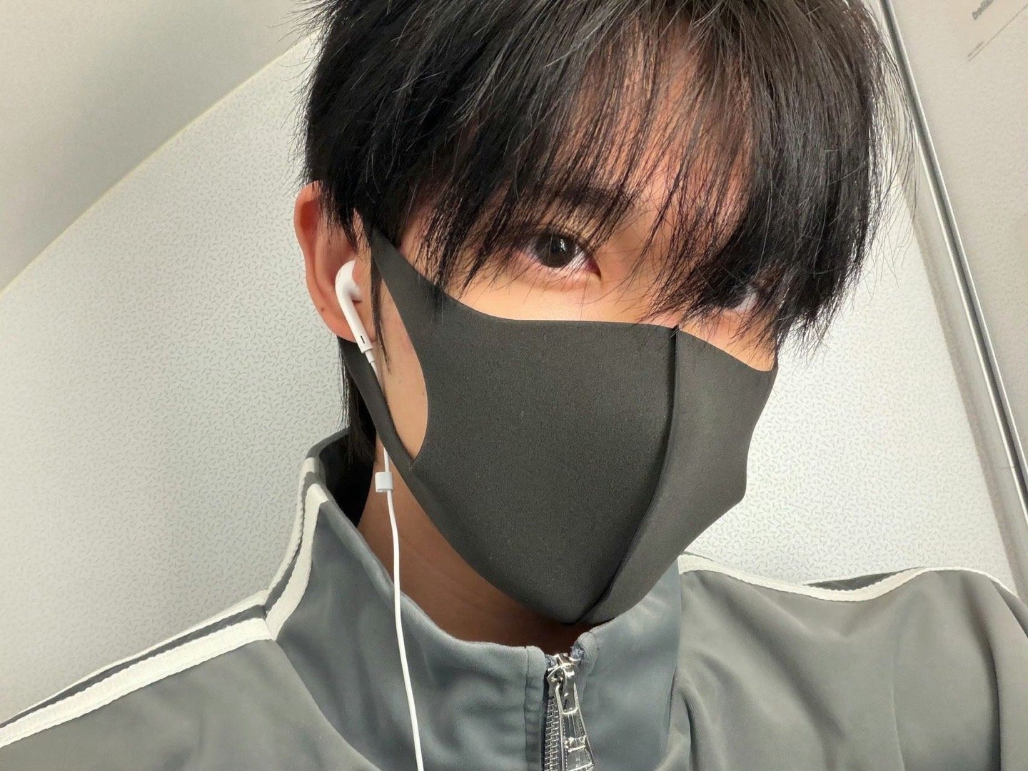 余宇涵官宣我们的爸爸2我们的爸爸余宇涵：我来观察爸爸们怎么带娃。观众：不，你是来