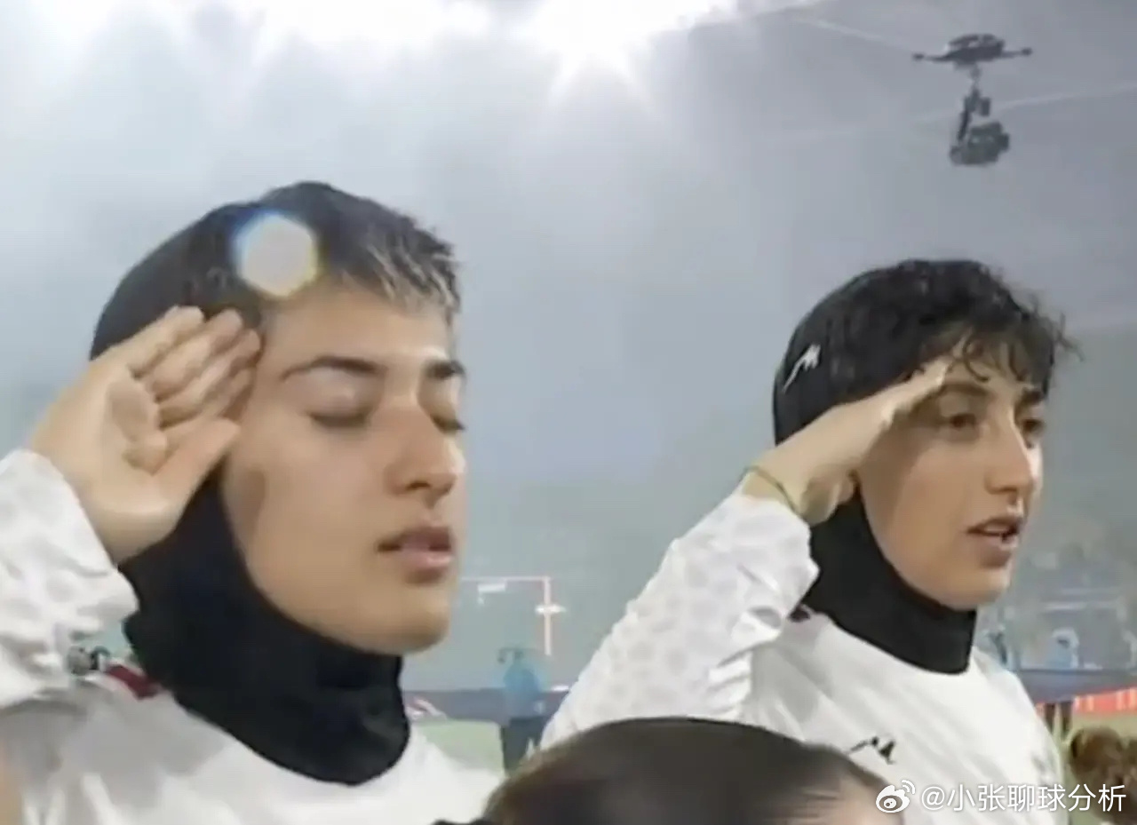 从集体沉默到行军礼唱国歌！伊朗女足3天变脸真相：真心还是妥协北京时间3月5日17