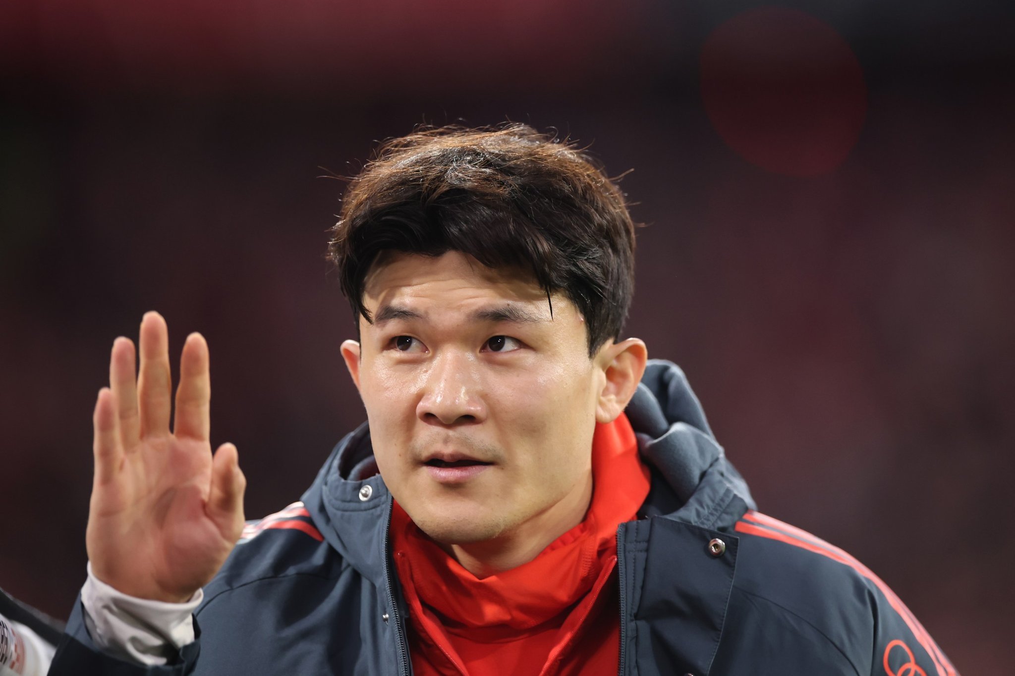 去年夏天，埃贝尔已经通知了金玟哉的阵营，如果有好的报价，俱乐部将愿意出售球员。拜