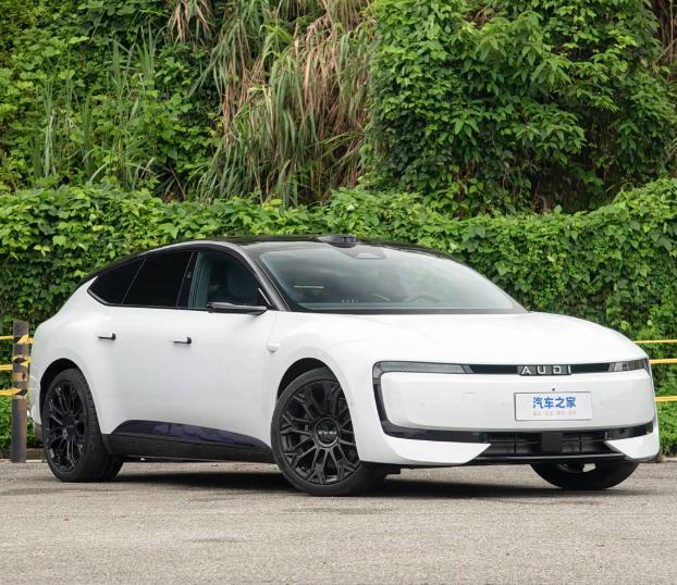 奥迪E5 Sportback，27.99万！quattro空悬宝子们，今天来唠唠