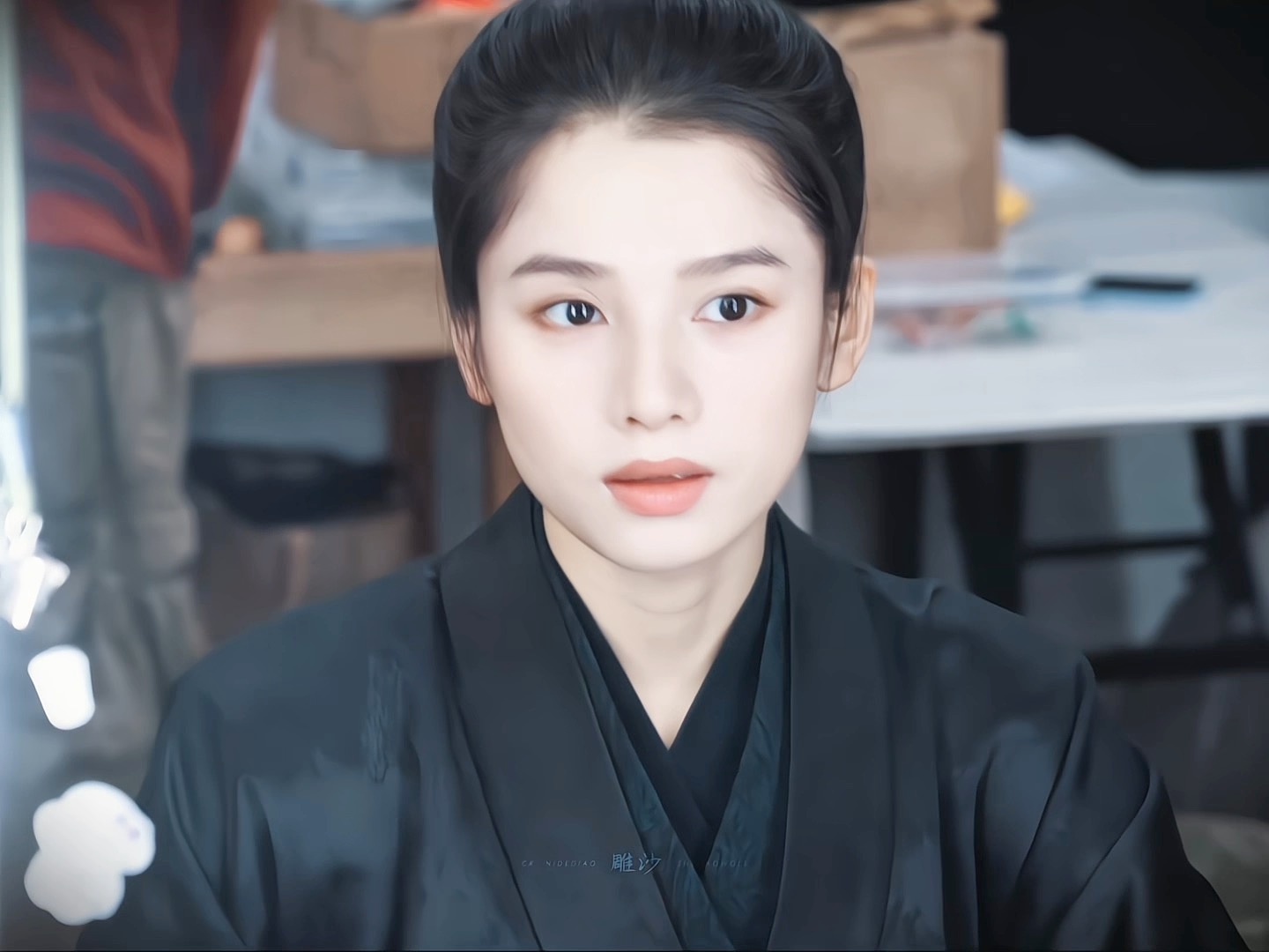 香暗荼这个黑衣丸子头造型很俊美了 藏海传 点天灯 ​​​