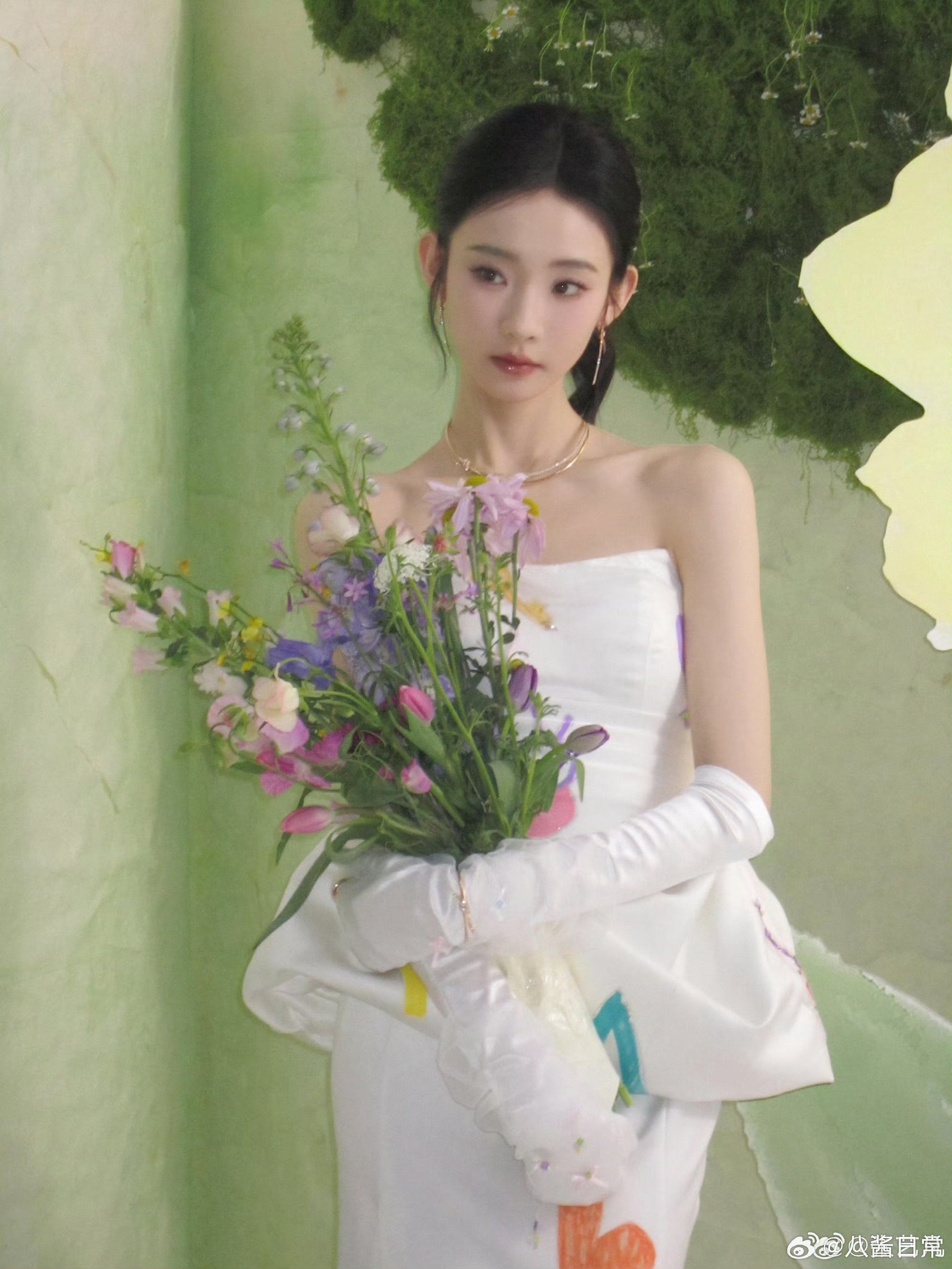 陈昊宇、张艺凡redgala小红薯之夜造型出图 