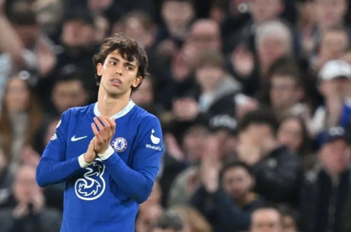 菲利克斯在2022/23赛季下半程曾租借加盟切尔西，并与现效力于阿森纳的赖斯交锋