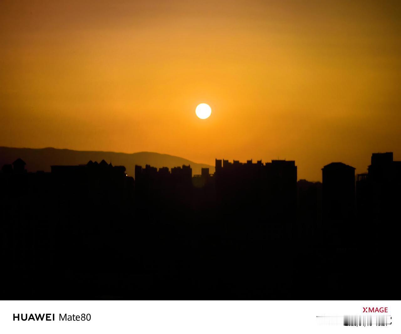 西部摄影 手机摄影 暮色为金城铺就了一幅流动的长卷，鲜红的落日像枚温润的朱砂印，