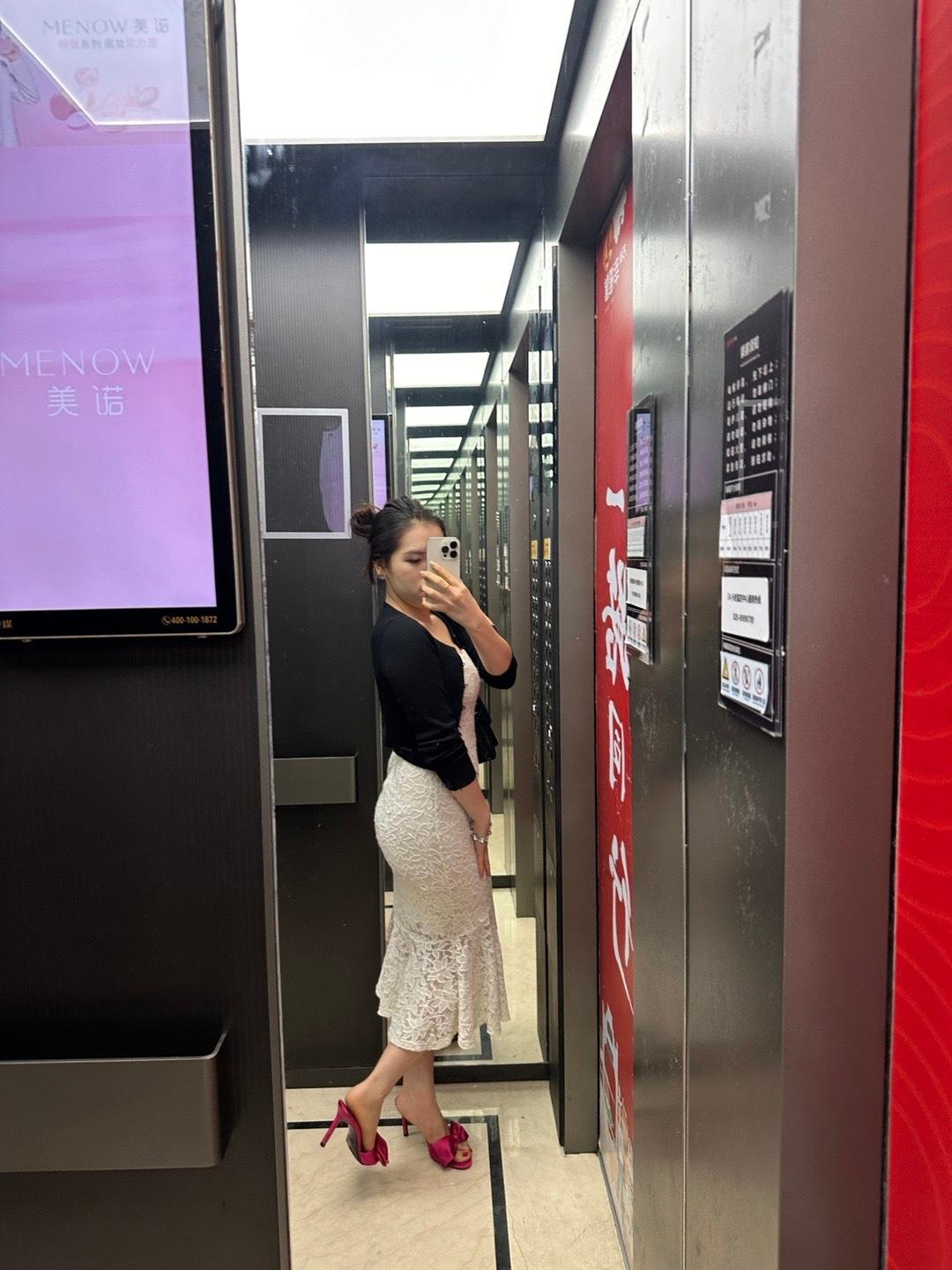 人胸一大就会显胖。 ​​​