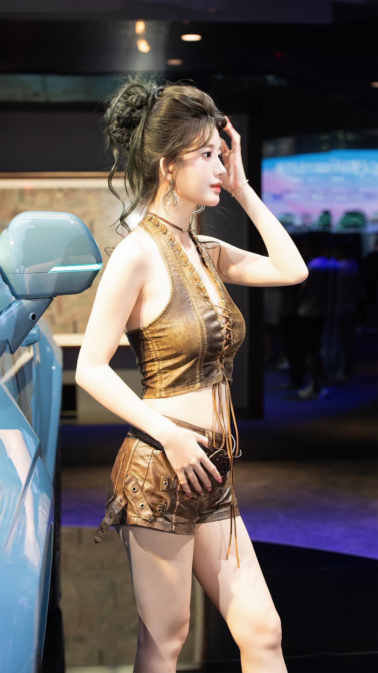 BB酱成都车展 车模美女 好看的小姐姐 肤白貌美