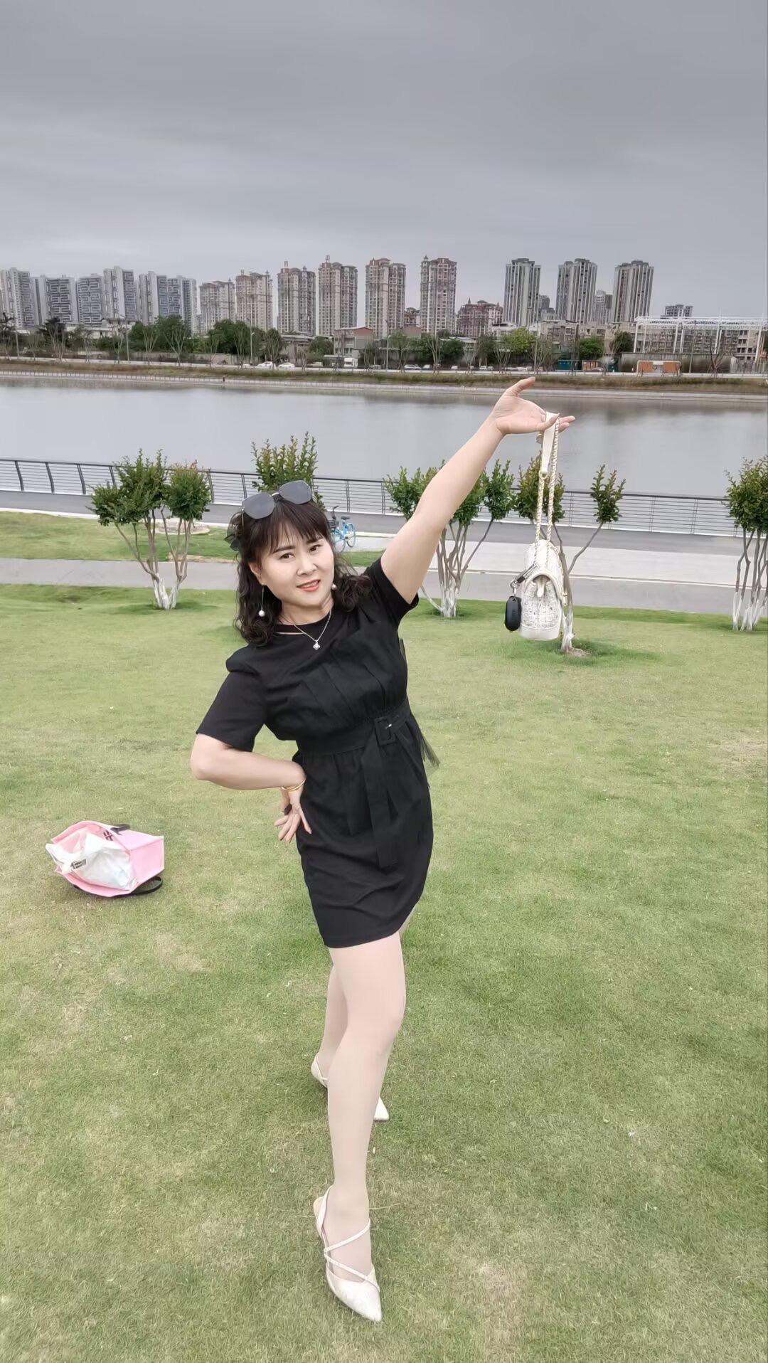 有没有人爱我已经不重要了，没人害我就行…