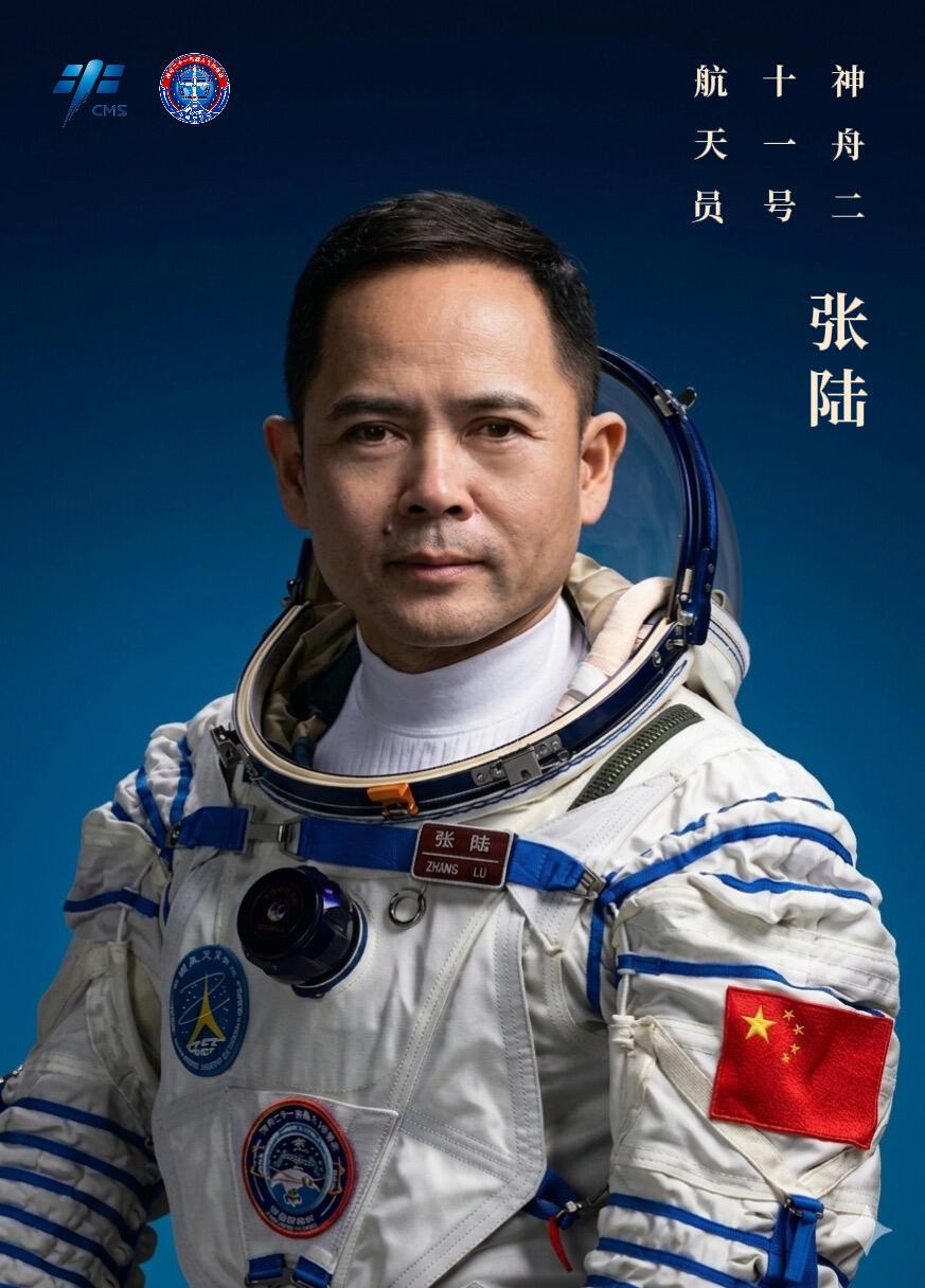 全网热议的中美航天员海报，抛开情怀，单看摄影光影，就是两种截然不同的顶级表达，没