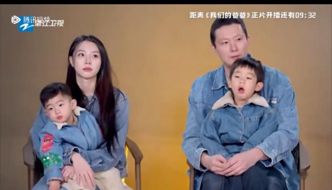 谁家老公把老婆当员工啊  黄炎在节目里的表现，让人对婚姻失去了信心。他对老婆的态