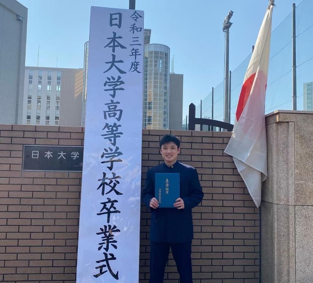 张本智和与张本美和这对兄妹不仅在乒乓球赛场上成绩亮眼，学业上同样出色——哥哥考入
