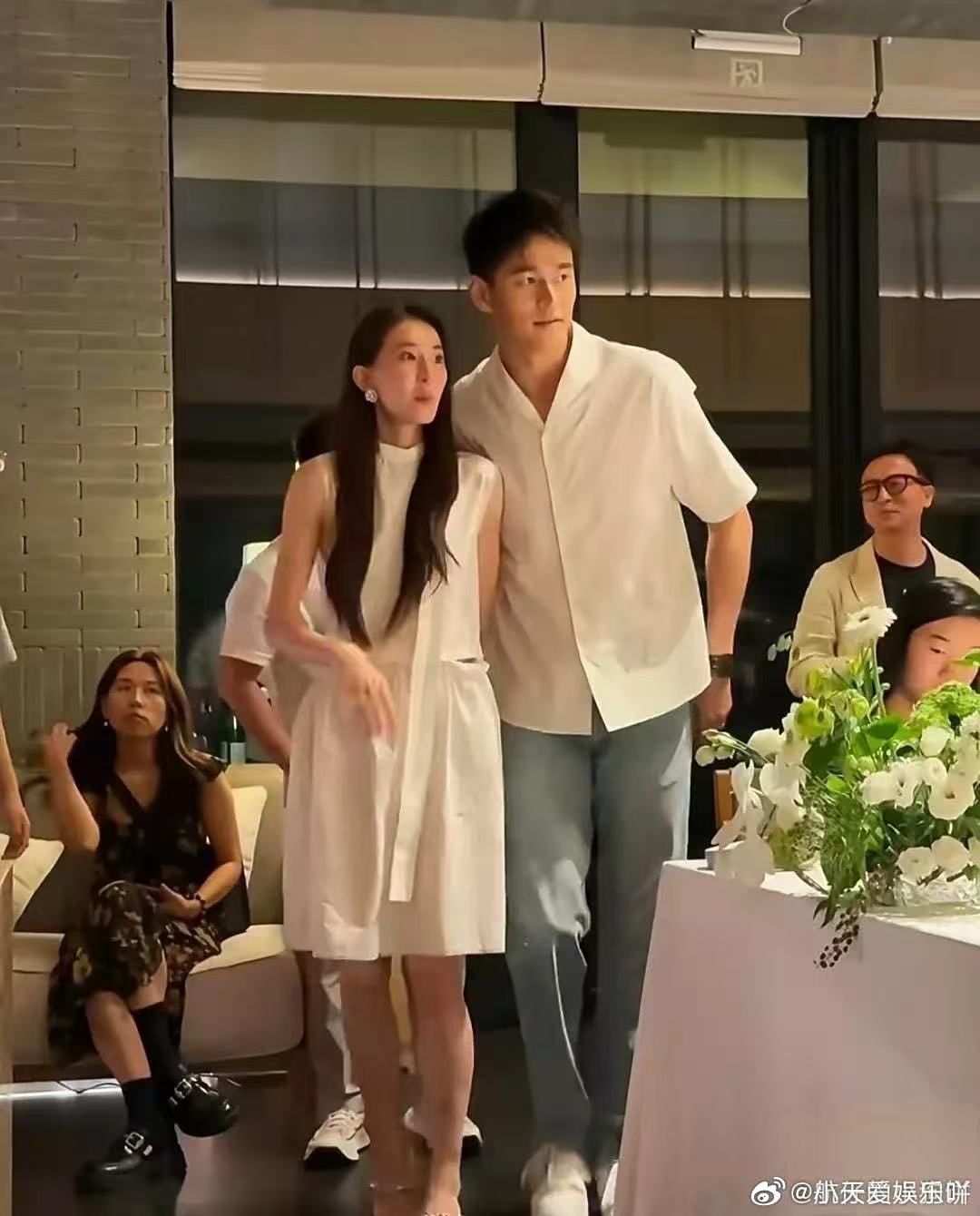 以为孙杨被定住了张豆豆没头脑孙杨不高兴 孙杨淡定到像被定身，张豆豆全程在线活跃，