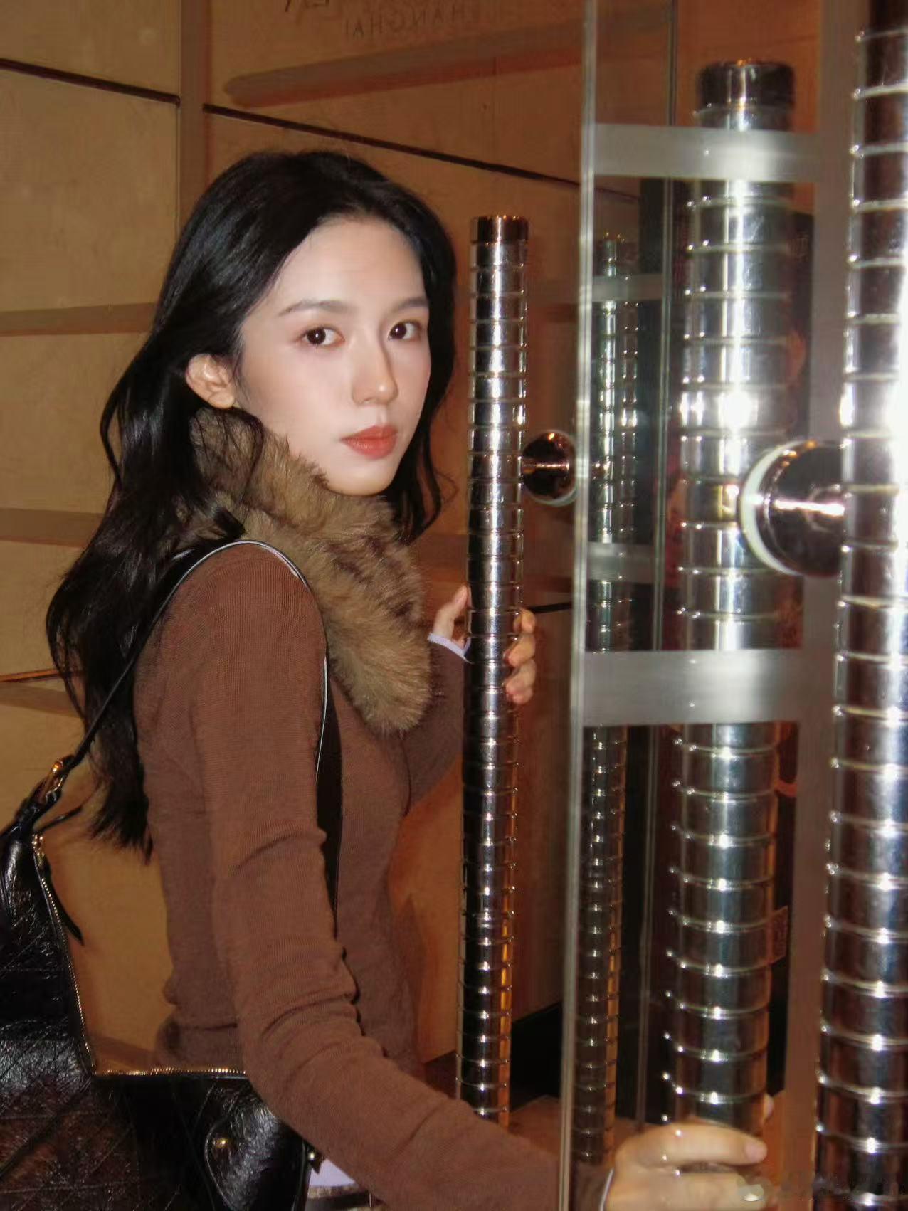 周也千禧风look周也千禧风穿搭周也千禧风look，哇塞哇塞，绝了绝了 