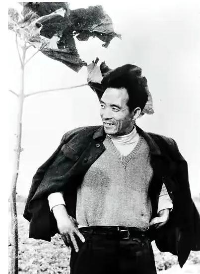 1963年底，焦裕禄向组织申请回山东老家看望老母亲，找到县长程世平说：“老程，你