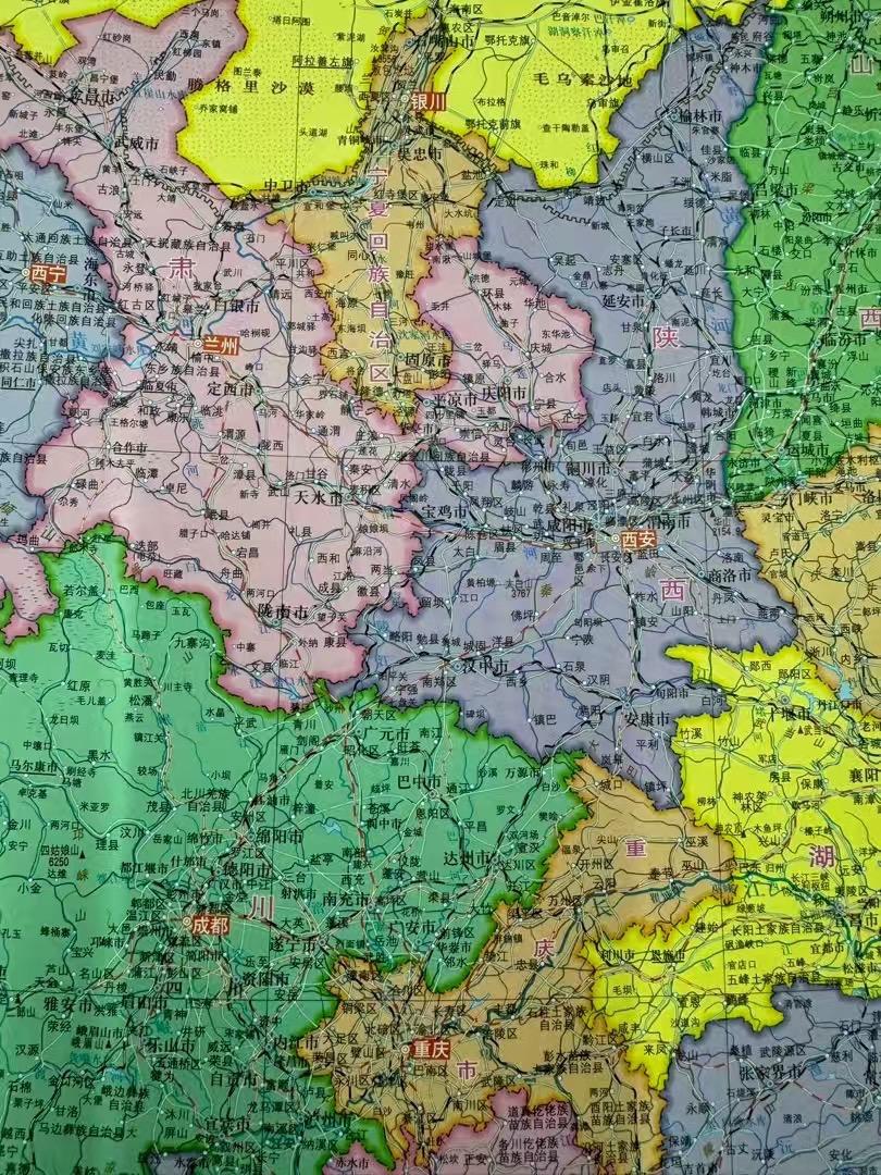 如梦令·寒衣节          

叶落初冬野外。万念牵愁似海。难忘挚亲情，梦