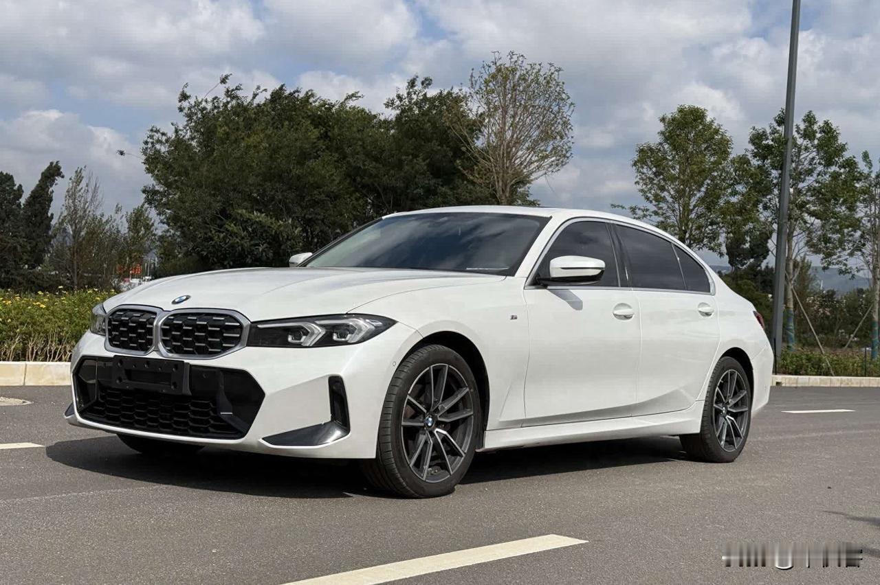 这两台车就不是一个价格的车，要性价比就上奥迪A4L，现在不到20万低配落地了，宝