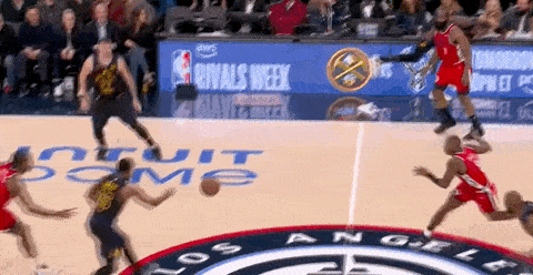 东契奇的“拒投”，打快船那个更加夸张！

这球和对阵魔术最后一球不是一个级别，虽