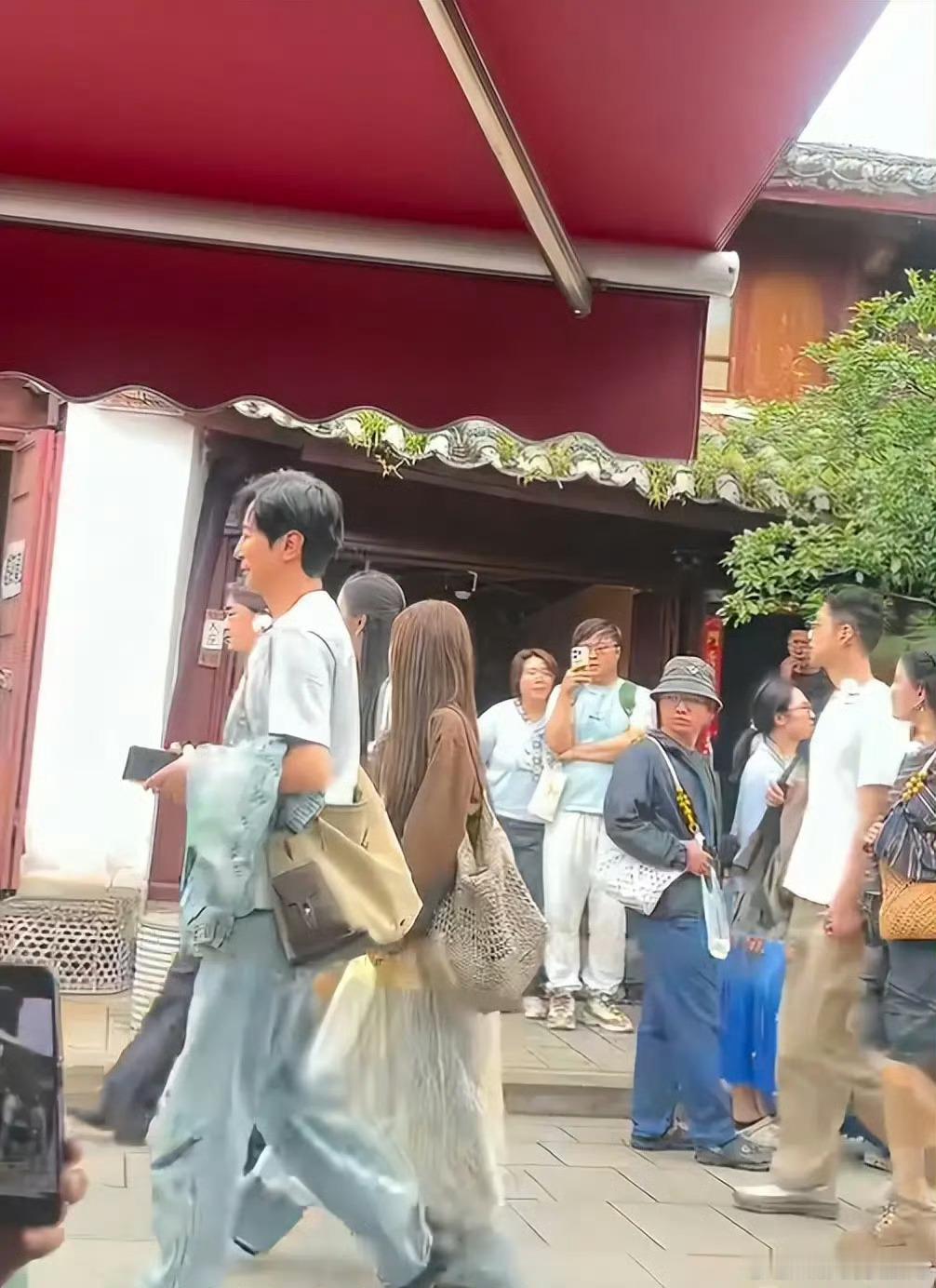 高梓淇恋情蔡琳当年那么火，也算是低嫁了，不过两个人好聚好散也没啥，各自过各自的生
