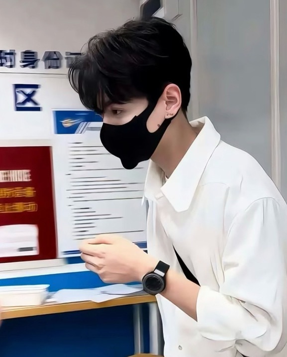 其实看到这张图的第一眼是想到栩风不是老公