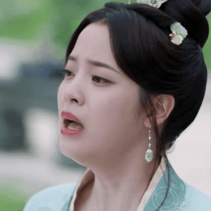 娱乐圈最不适合演戏的两个女演员[捂脸]
看她们的戏有一股刻在骨子里的尴尬。
