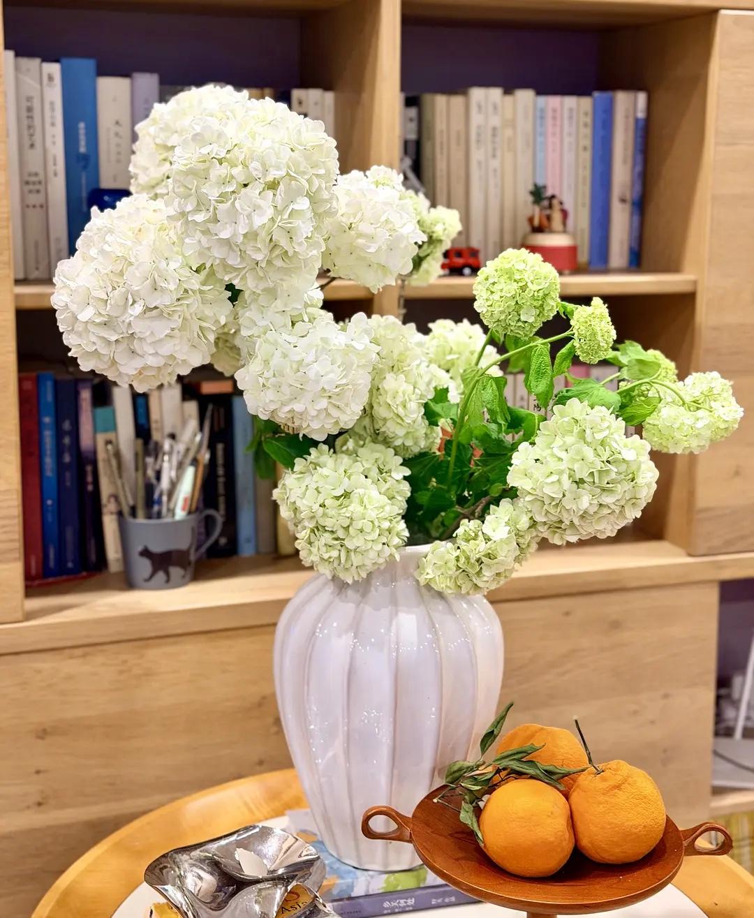 老了以后，才知道：

1. 妻比夫强，好景不长。
2. 男怕属鸡，女怕属羊。
3