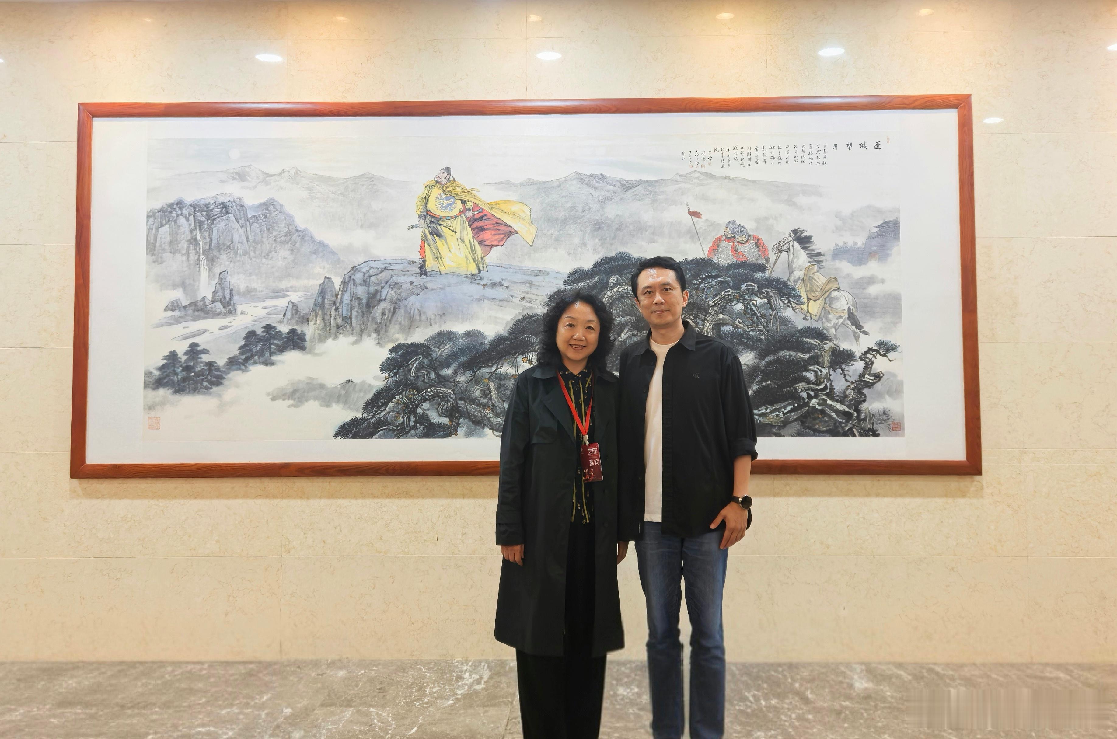 周四早安。秋高气爽，回味昨夜戏味；晴朗晨光里，愿你我遇见自己的小确幸☁️🍃  