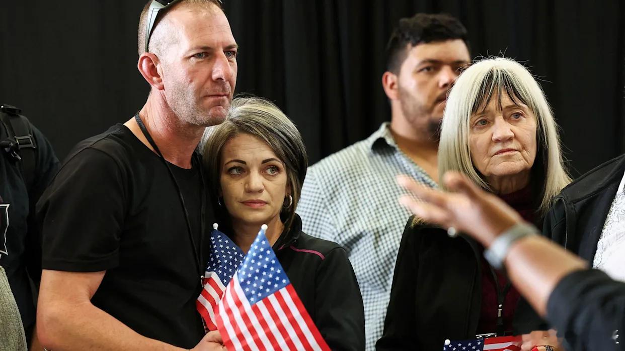 【自去年10月以来，美国已接收了4499名“难民”——除3人外，其余均为南非“难