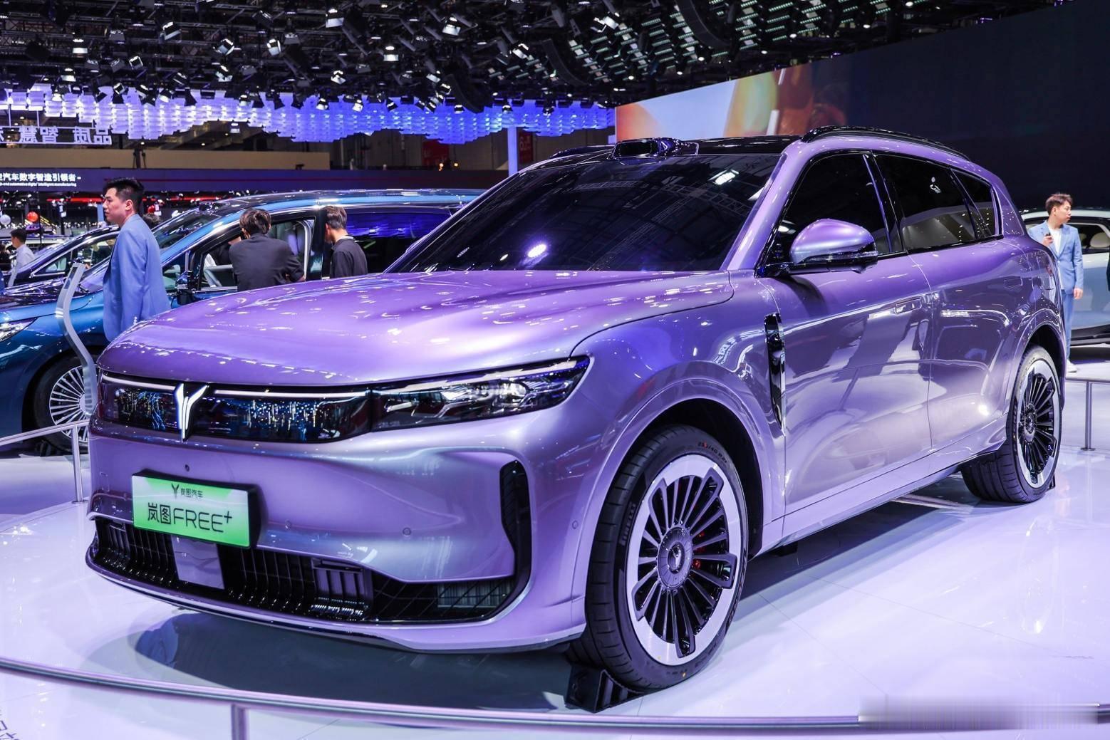 譬如岚图FREE+  OTA2.0 升级周报，车主冲进评论区集体破防，纷纷吐槽不