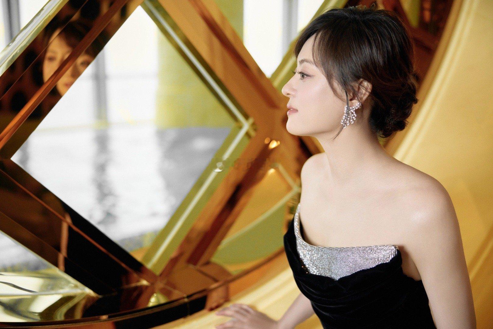 孙俪大满贯视后含金量还在上升 恭喜孙俪凭《蛮好的人生》胡曼黎拿下总台视后！最年轻