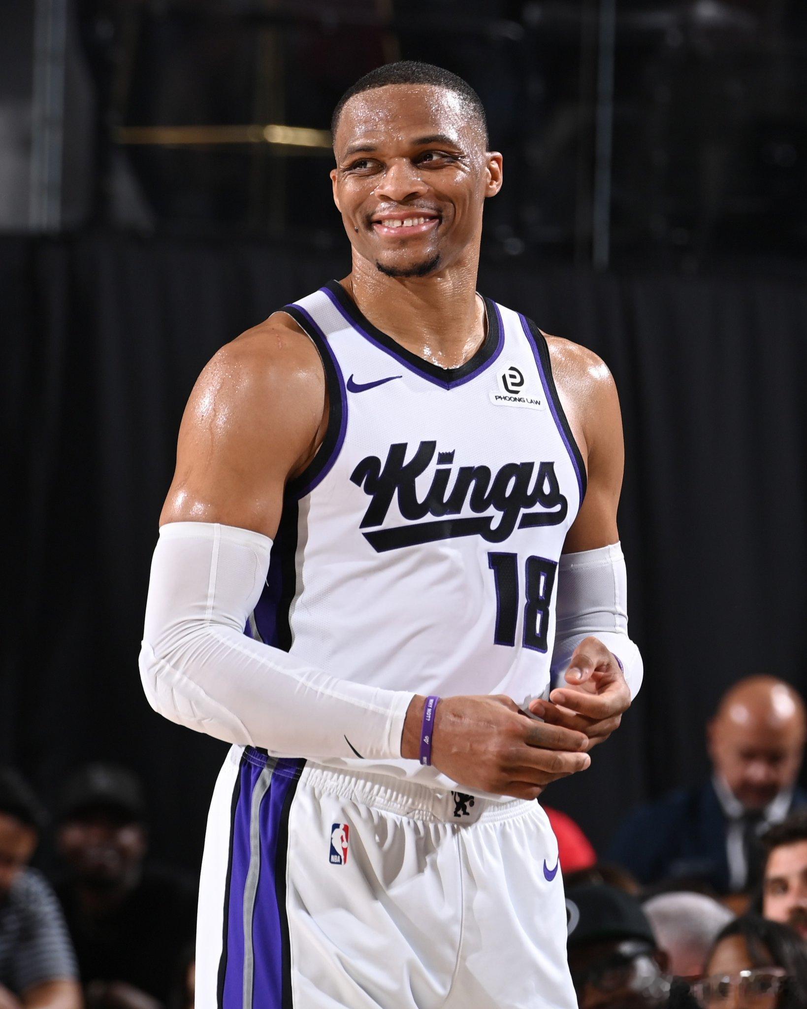 今晚国王队将主场迎战圣安东尼奥马刺队，威斯布鲁克有望跻身NBA历史助攻榜前五！再