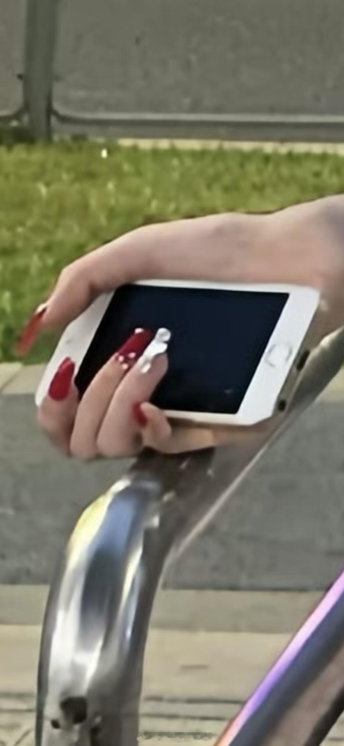 还是以前的home键iPhone有意思！ ​​​