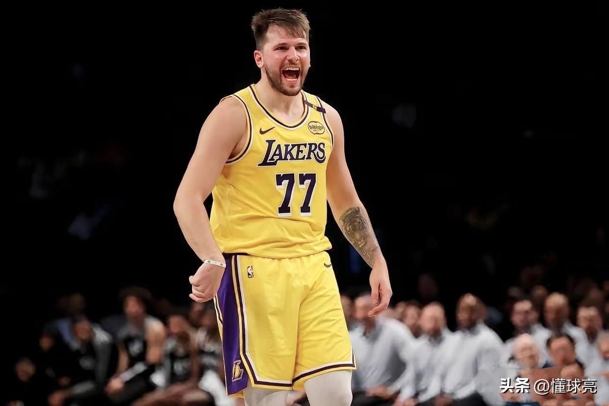 NBA现役在进攻端360度无死角的五大球星，堪称篮球技术的天花板！

1、东契奇