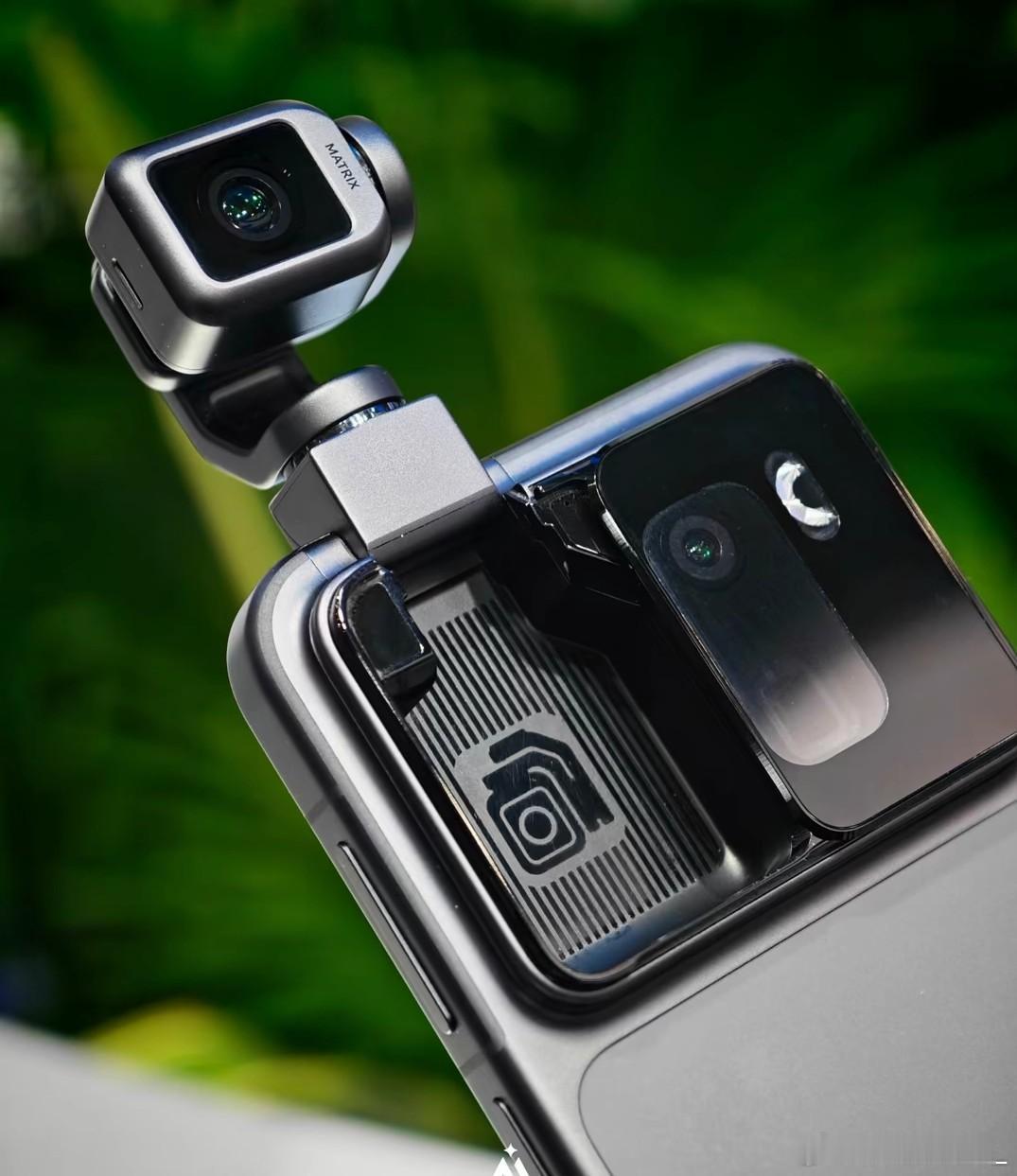 2026世界人工智能大会主席声明荣耀今早也秀了台Robot Phone，CEO李