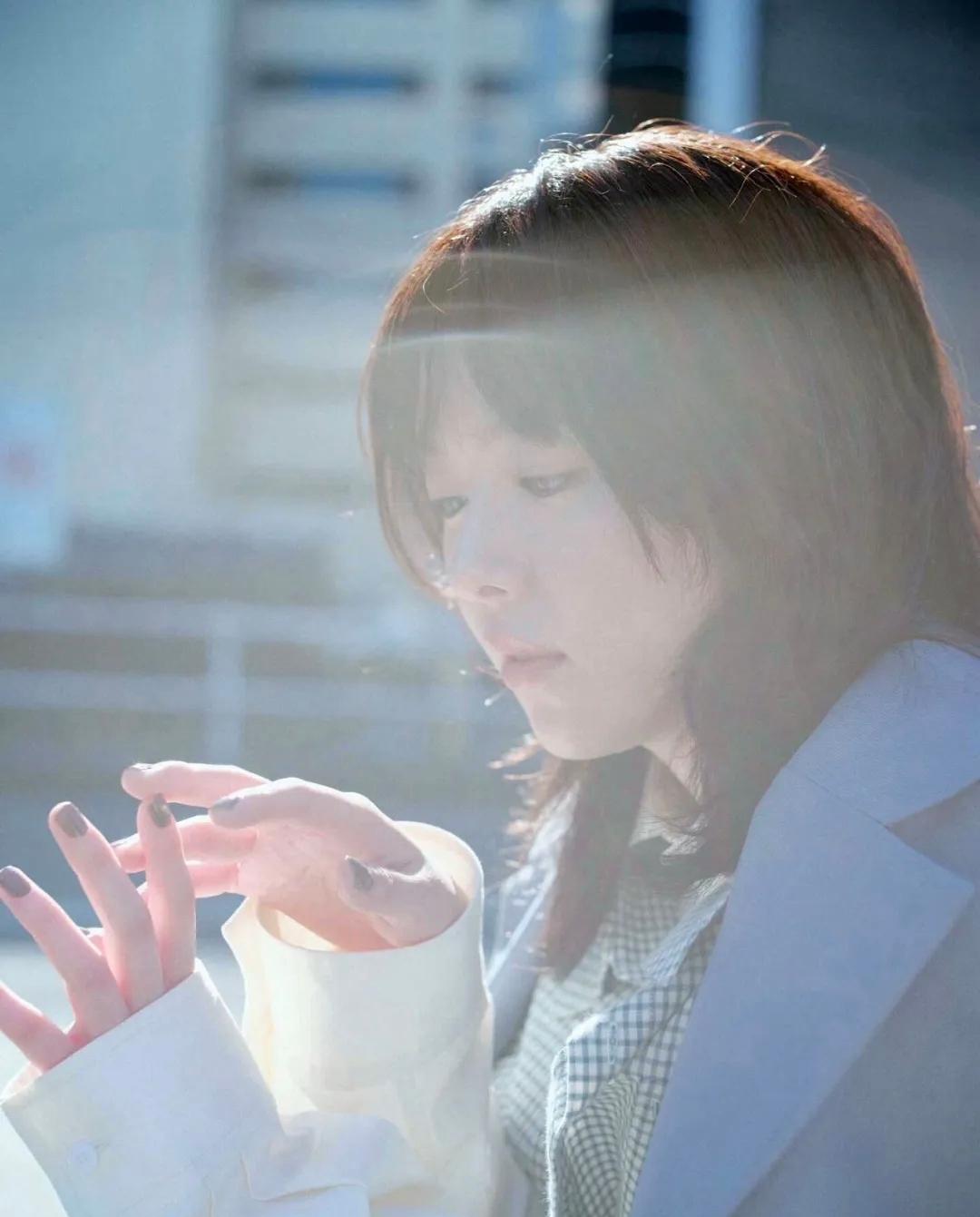 唯美写真拍摄人像时,如何拍出高级感? 大衣怎么搭配更时髦 人像摄影如何拍摄成熟女