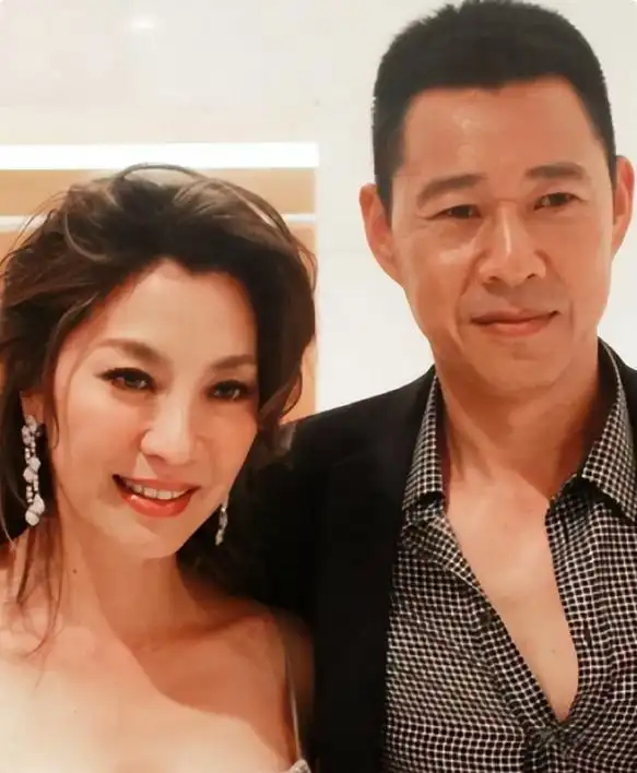 张丰毅：我这辈子最正确的决定，就是和吕丽萍离婚娶小12岁的霍凡……结婚30年未生