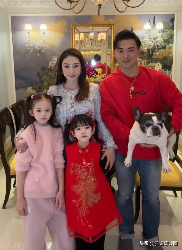 樊少皇的两个女儿好可爱很漂亮，都说女儿像爸爸，但他俩个女儿都是挑优点长得，更像妈