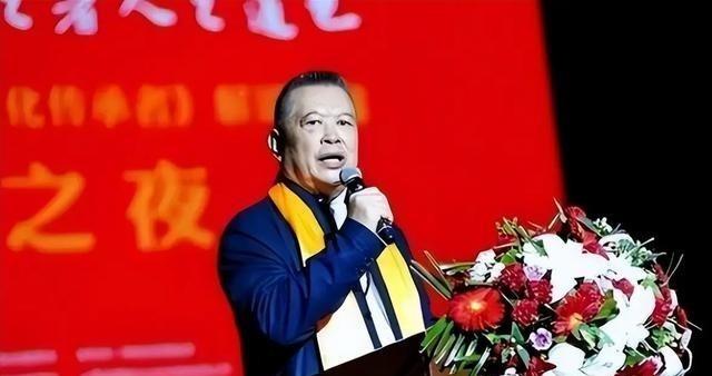 世界洪门总会向全球华人社会扔出“重磅炸弹”——以最直接、最不留情的方式，宣布与左