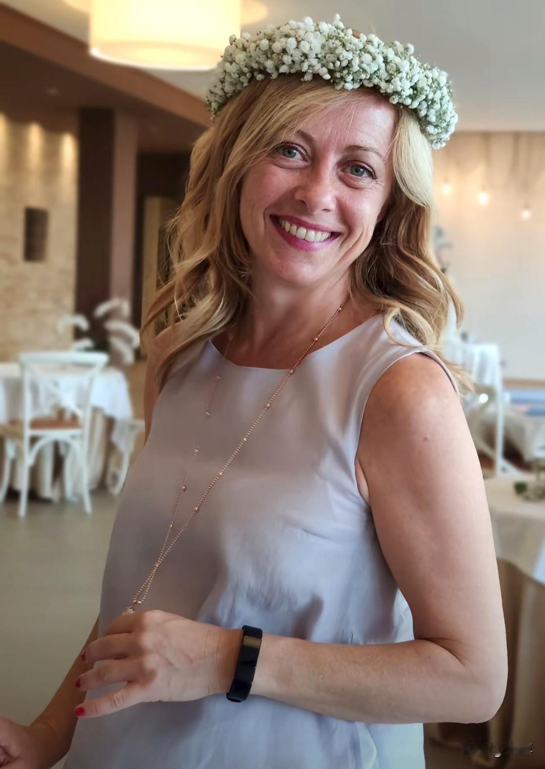 意大利总理梅洛尼的一双大眼睛真漂亮。